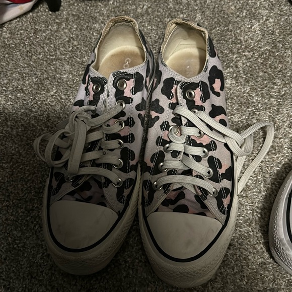 Converse - Picture 1 of 1